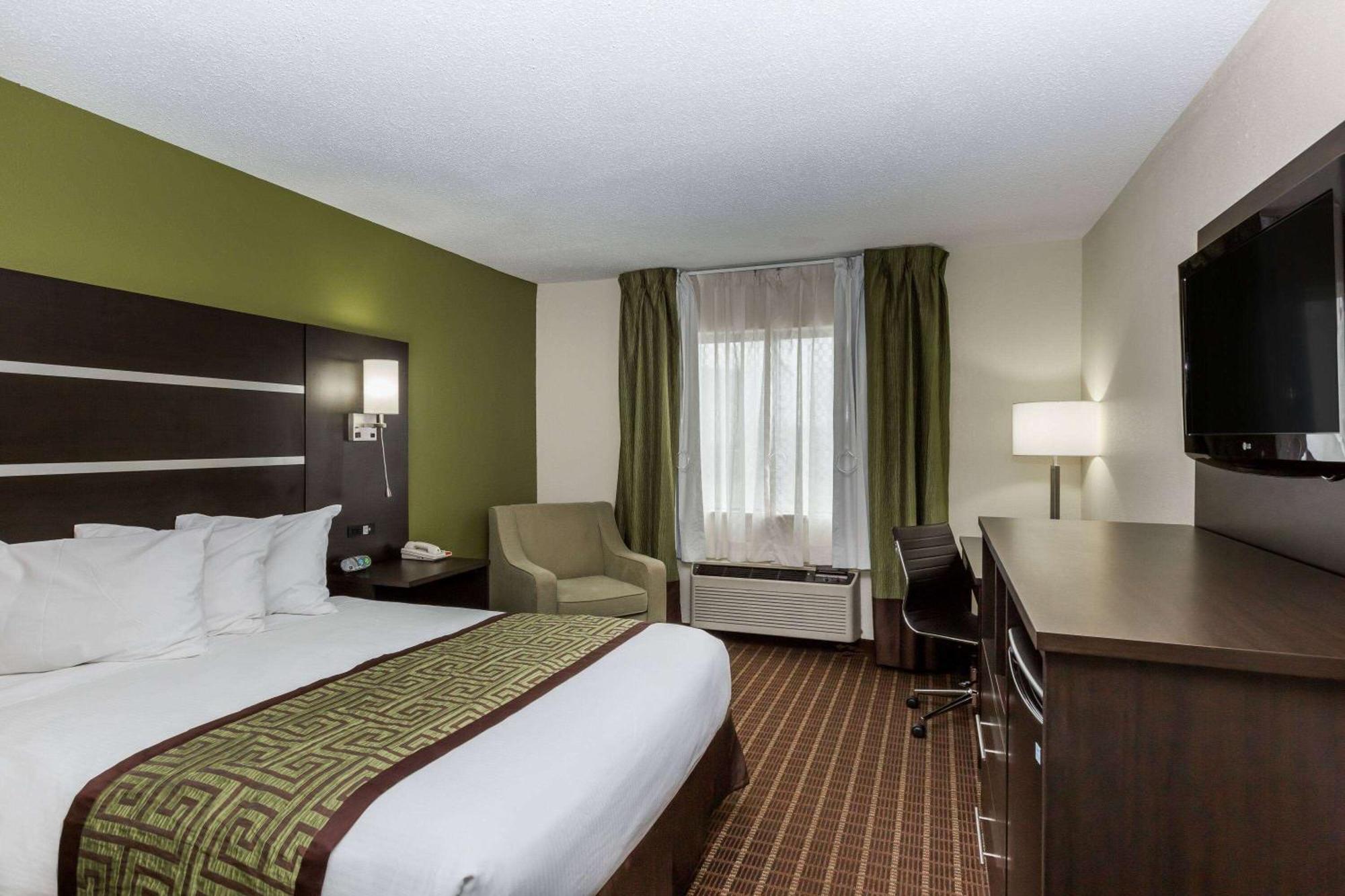 Baymont By Wyndham Louisville South I 65 Brooks Экстерьер фото