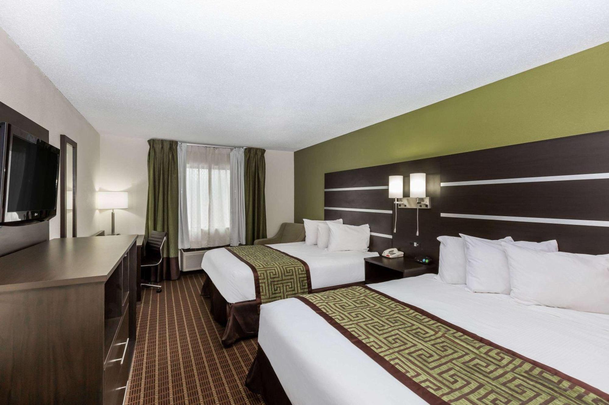 Baymont By Wyndham Louisville South I 65 Brooks Экстерьер фото