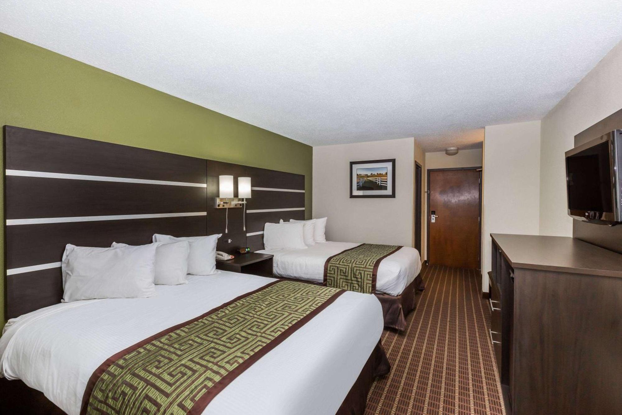 Baymont By Wyndham Louisville South I 65 Brooks Экстерьер фото