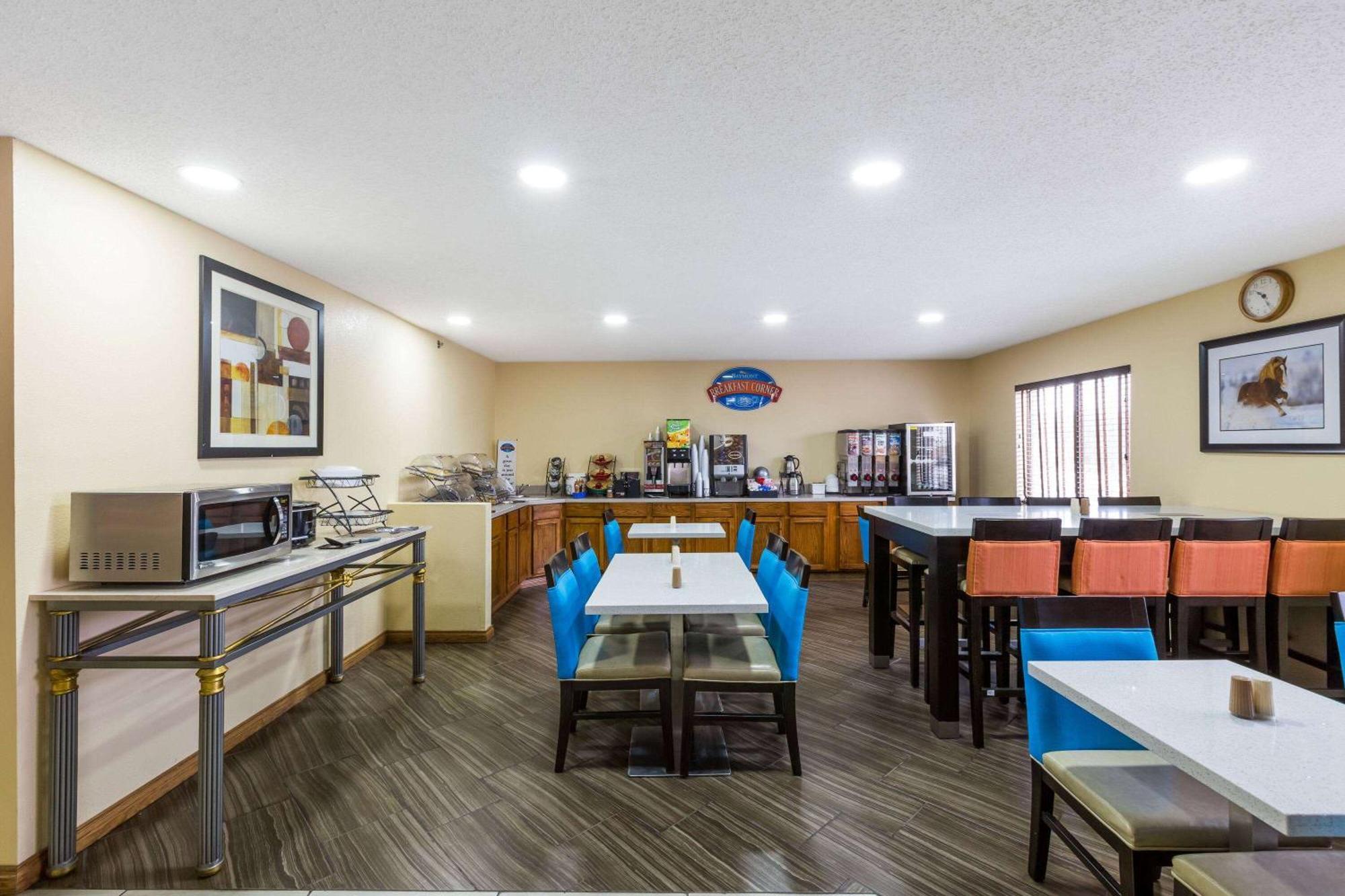 Baymont By Wyndham Louisville South I 65 Brooks Экстерьер фото